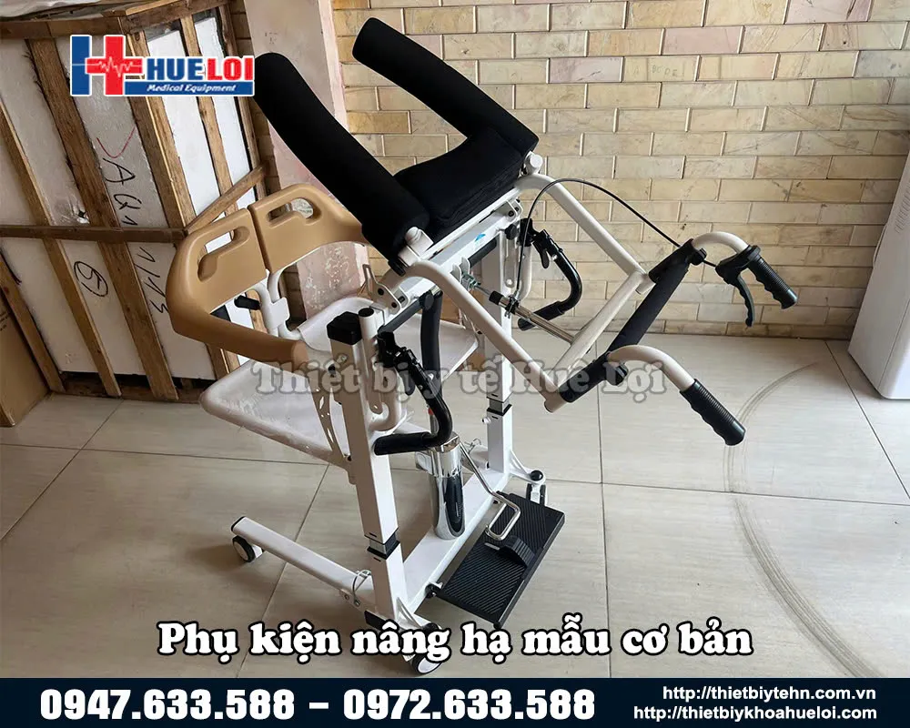 Xe lăn và phụ kiện nâng hạ người bệnh