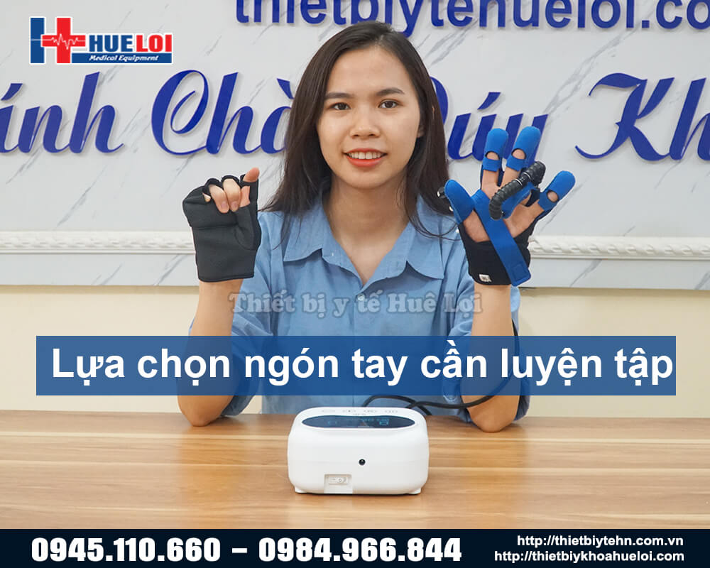 Tập tay cho bệnh nhân tai biến